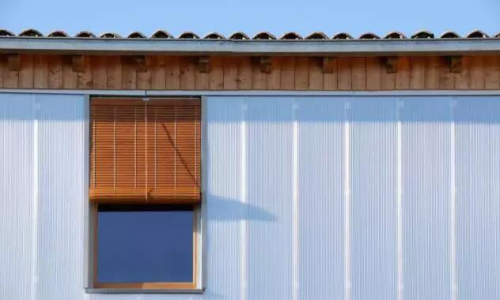 Bunyesc Arquitectes用聚碳酸酯材料升級西班牙老房子